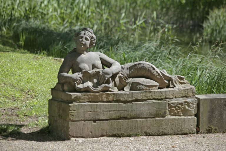 Spendenaufruf - Sandsteinskulpturen im Schlosspark Molsdorf